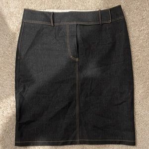 Elie Tahari dark denim skirt, size 4 ,good condition